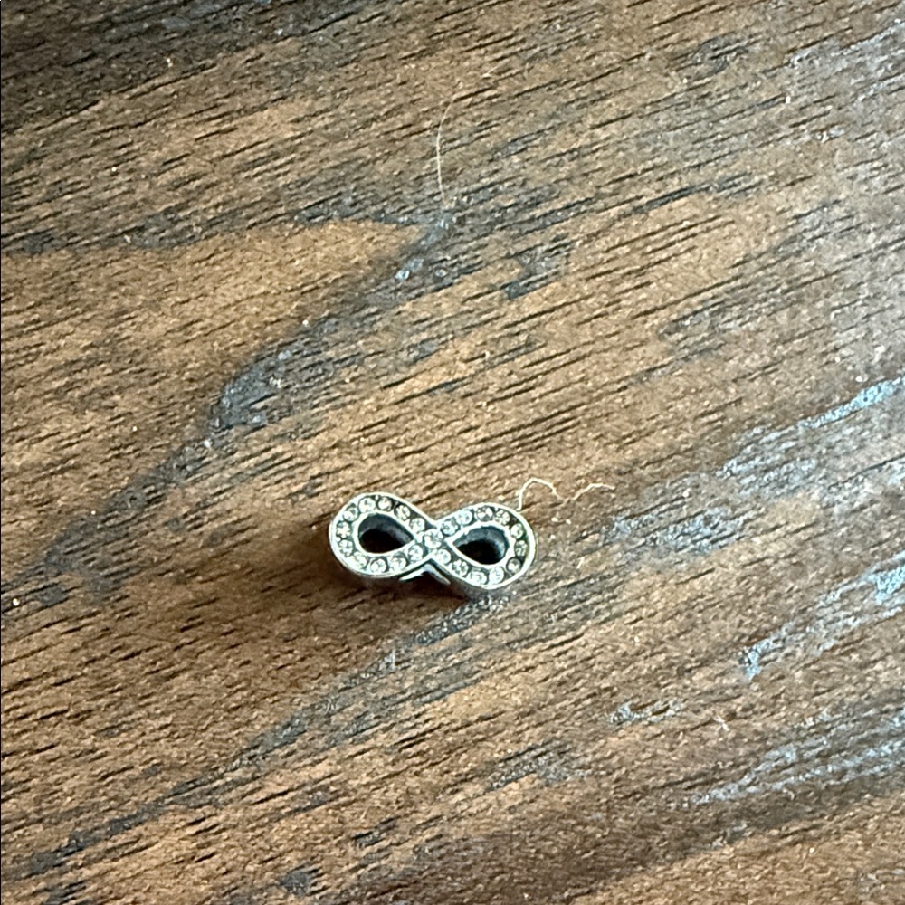 Elegant Silver Infinity Pendant
